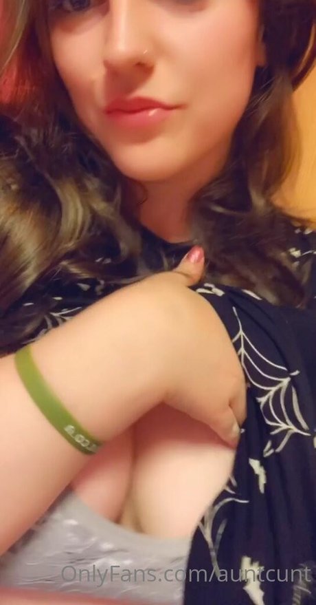 auntcunt model high quality pic