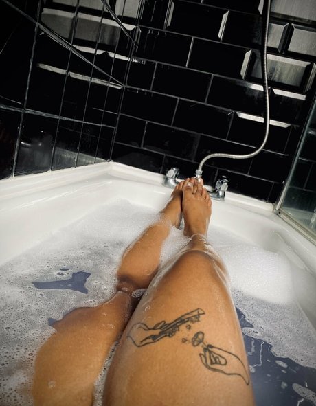denaliplays naked actress pics