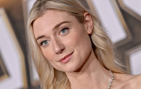Elizabeth Debicki adult model pic