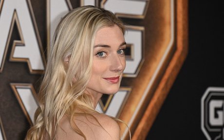 Elizabeth Debicki porn actress photo