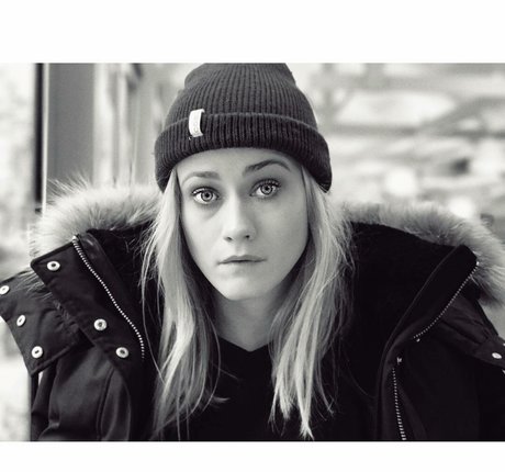 Olivia Taylor Dudley art model pic