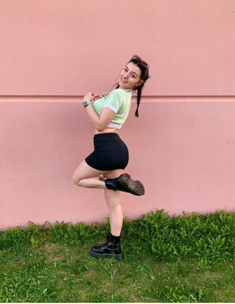 Sarao Sulli sex model picture