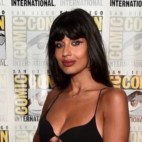 Jameela Jamil sexy actress photo