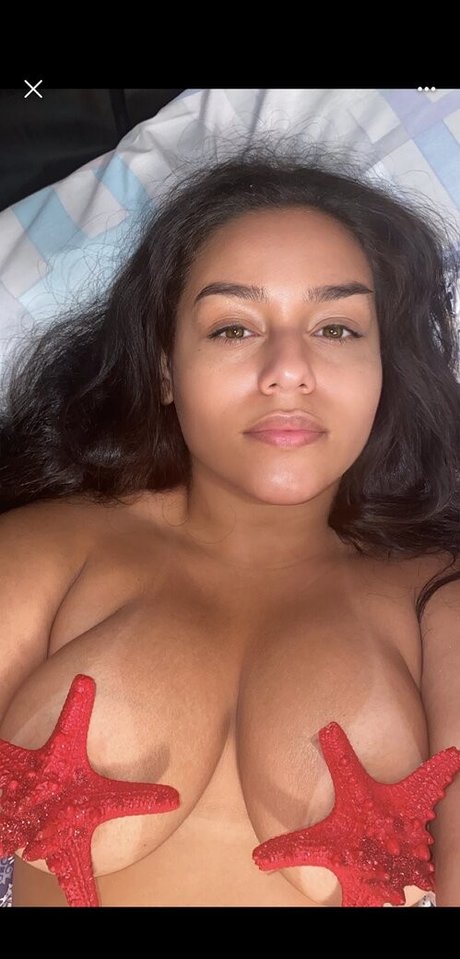 Gabby B top profile image