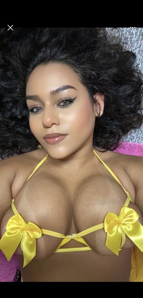 Gabby B nude pornstar gallery