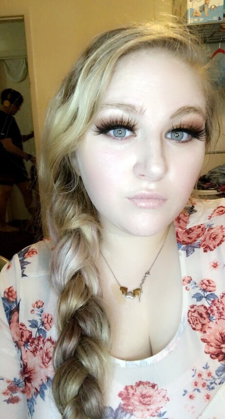 BellaAurora22 pornstar adult pictures
