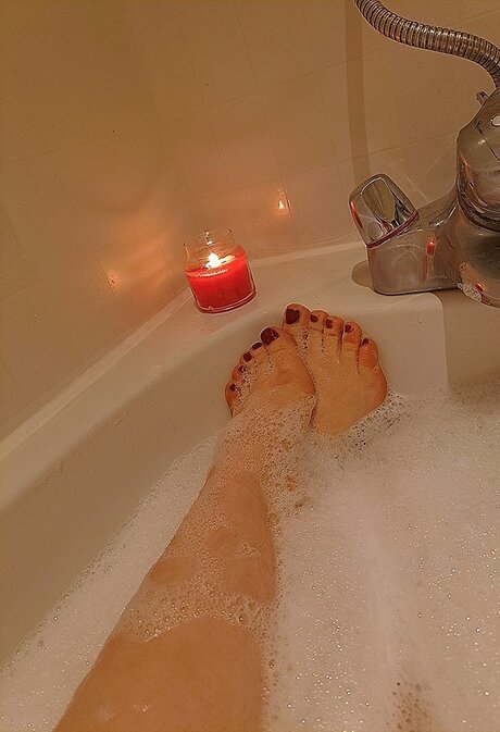 Iza feet perfect star pics