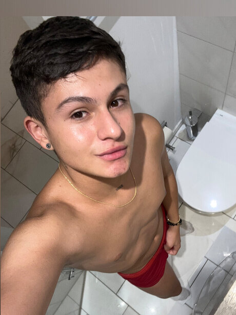 Enzo Gonzalez hot star image