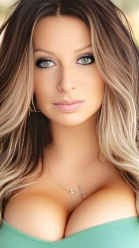 Cassandra Lynn model porn img