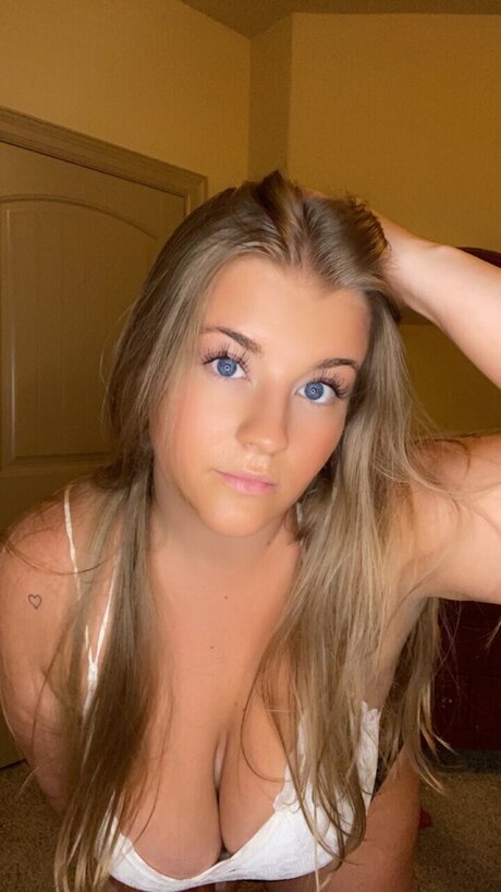 Lovely Kattt free free pornstar archive