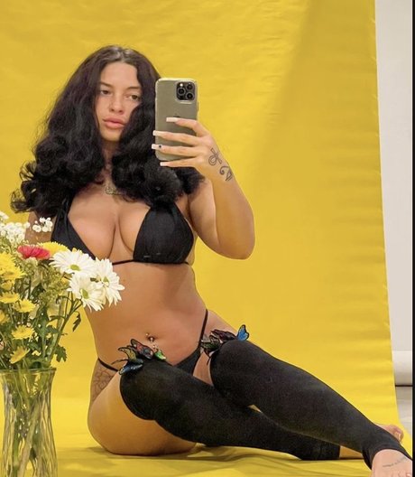 Sally Spice naked pornstar photos