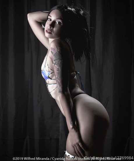 lokikypo naked pornstar img