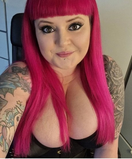 Gothabilly queen top profile image