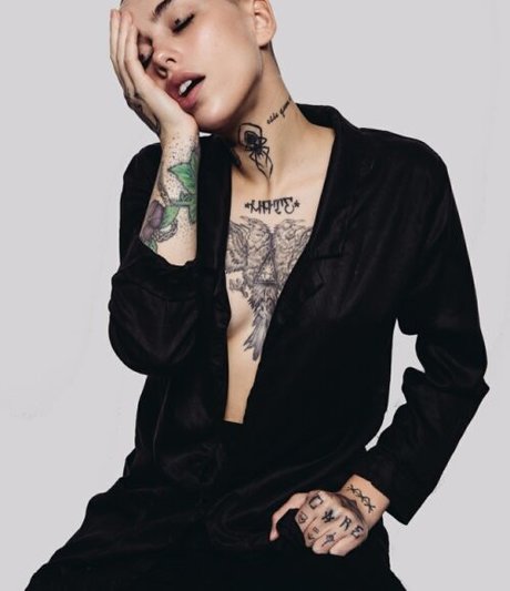 Siiickbrain pornographic model picture