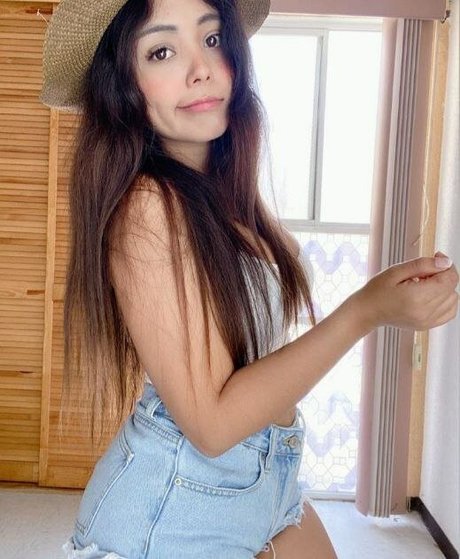 Dania Altamirano xxx actress photos