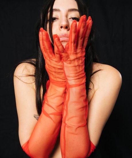 Elohim sexy star pic