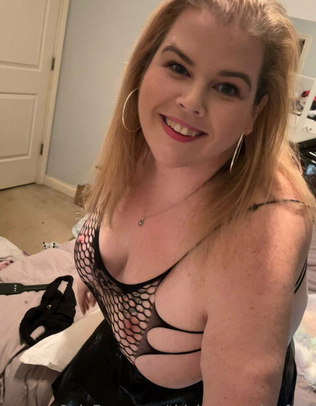 thicknprettybrefree model pretty pic