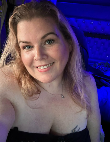 thicknprettybrefree nude pornstar pics