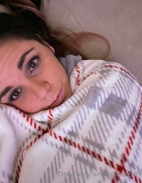 lilpleazer89 nude pornstar picture