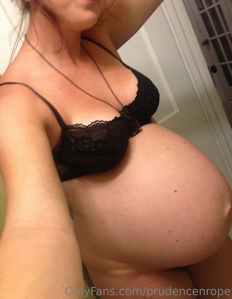 prudencenrope model exclusive pic