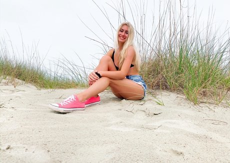 Sarah Kate Stricker model hd photos