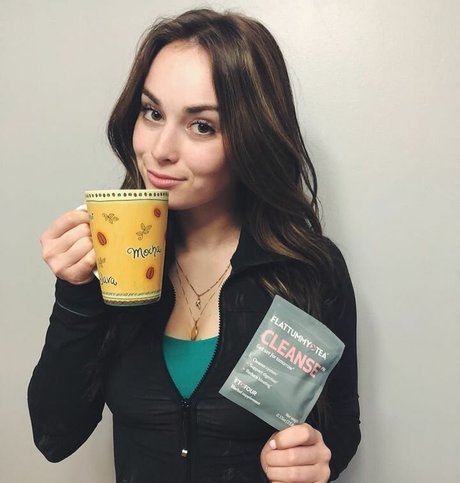 Logan Fabbro porn actress photo