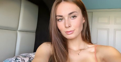 Logan Fabbro model pretty image