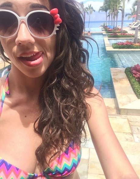 Colleen Ballinger sexy model img