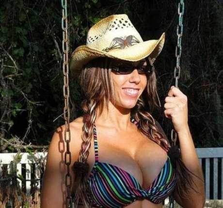 Lizzy15xo erotic actress pics
