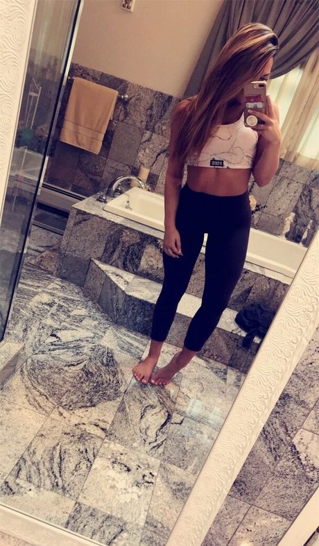 Lizzy Decologero pornographic actress gallery