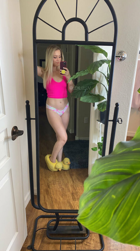 luvlexi model sexy img