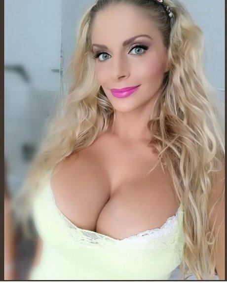 Francesca Cipriani star hd img
