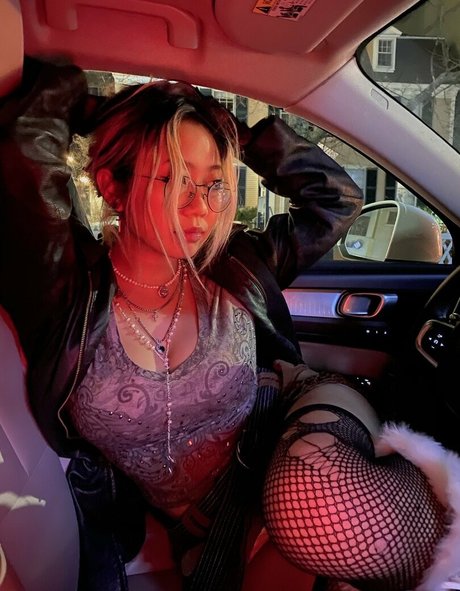 hollyliangg beautiful pornstar photo