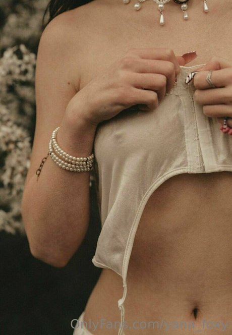 yanafoxy free nudes pornstar photos
