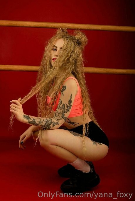 yanafoxy free perfect actress pictures