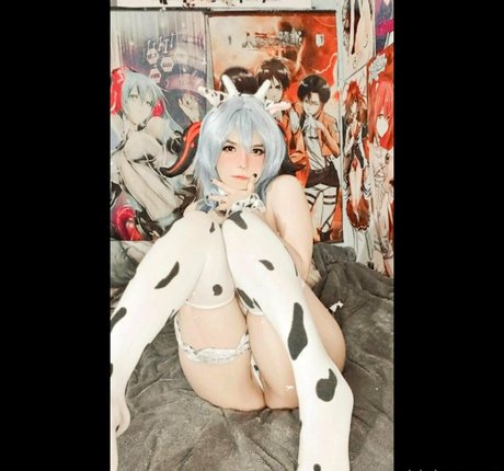 Momoiro Cosplay free pornstar image
