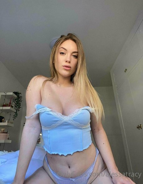 alessatracy star naked image