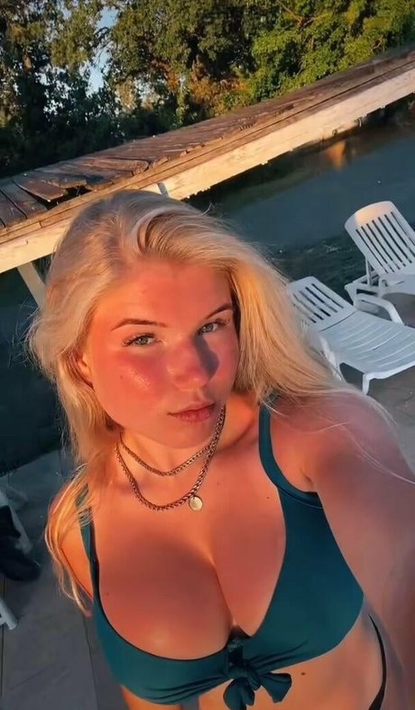 Kusrubxx sex model gallery