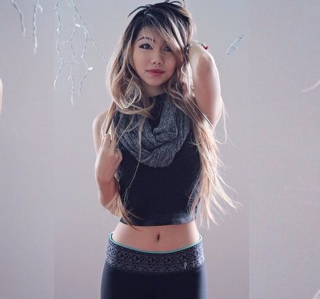 Wanderlustss hot model photo