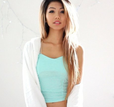 Wanderlustss model top images