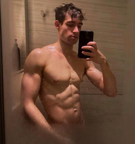 FIT FRENCH one cock a day star pornographic pic