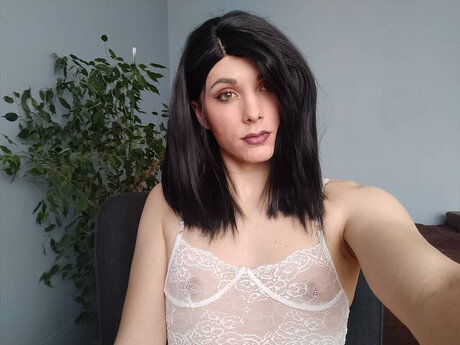 Tomashe model sexy picture