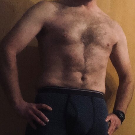 dadbod model naked images
