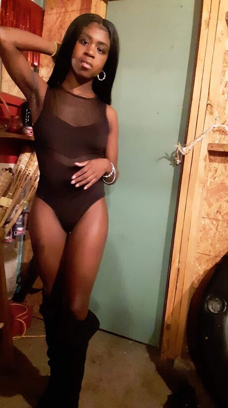 Sensational Drip model sex image