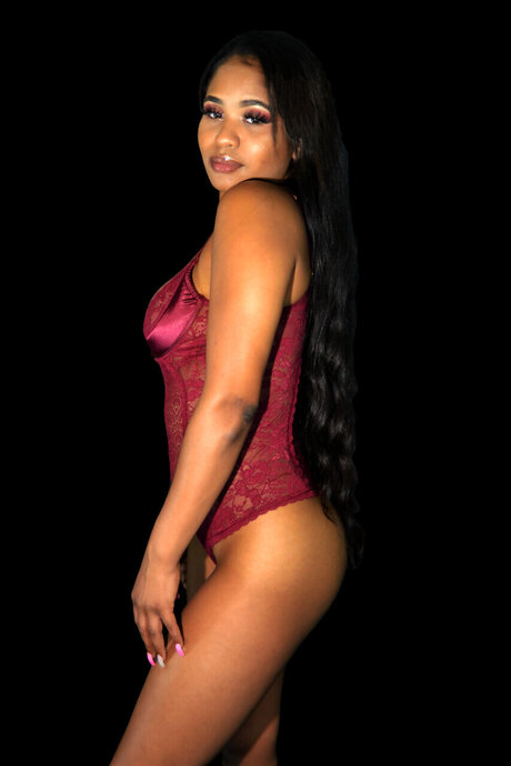 SexyNaveah star pretty pic