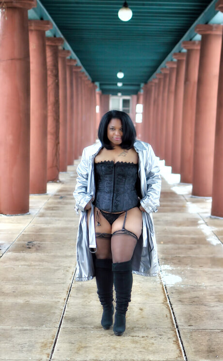 Tastieluv304 pretty model pic