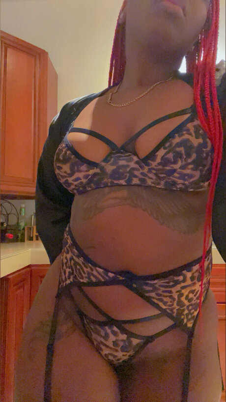Trackstarr hd actress img