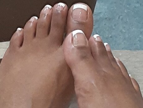 Suckable Lickable Toes adult actress pic