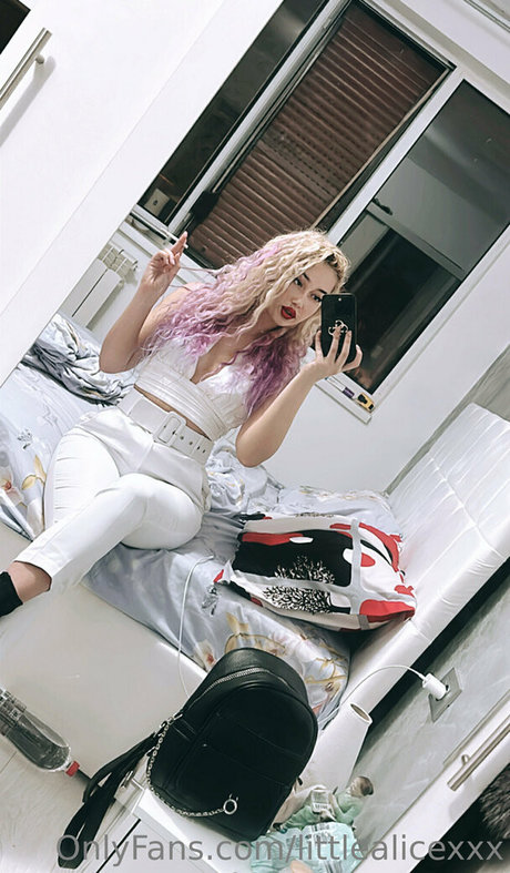 littlealicexxx erotic model photos