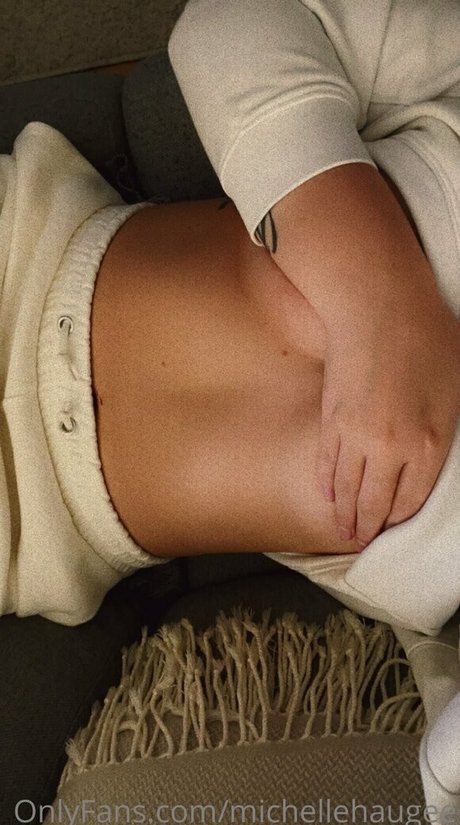 curvy cougar onlyfans sexy nudes photos